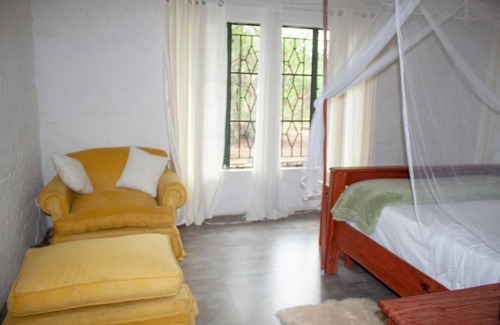 Livingstone Other | Charming 3-Bedroom Rustic Luxury Farmhouse — Minutes from the Victoria Falls