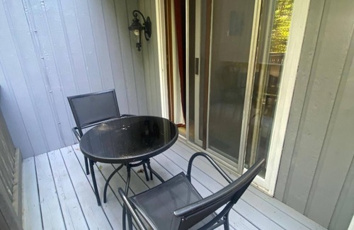 Grand Bend Cottage | Charming 3 bedrooms cottage. Steps to beach in fabulous Grand Bend
