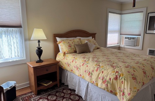 Dayton House | Charming 3 BR 2 Bath in historic Dayton. Exclusive and ready for your visit!