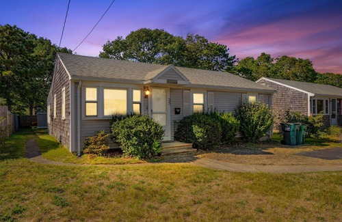 West Yarmouth Cottage | Charming 3-BR Cape Cod Cottage, 0.2 mi from Lewis Bay Beach with Sunroom & Patio Grill