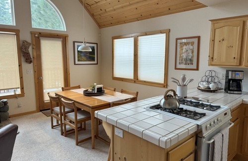 Truckee Cabin | Charming 3-BR Chalet in Tahoe Donner