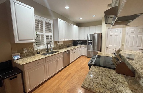 Bonita Springs Cottage | Charming 3-br cottage with WiFi, AC in beautiful Bonita Springs. Very private