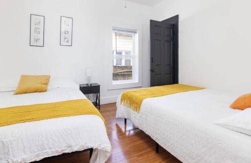 Des Moines House | Charming 3 BR Home, in the heart of DSM!