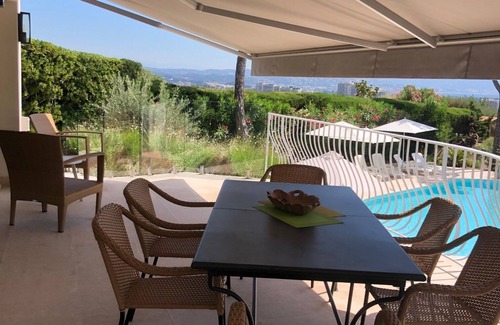 Mandelieu-La-Napoule Villa | Charming 3-bedroom villa with infinity pool, sea view and quiet location