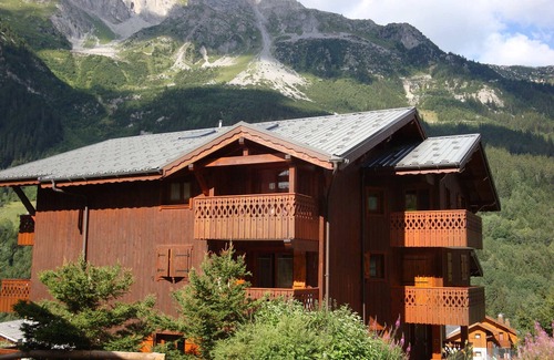 Pralognan-la-Vanoise Apartment | Charming 3-room flat with terrace near slopes and center