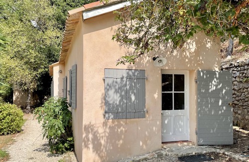 Est House | Charming 3* house