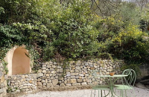 Est House | Charming 3* house