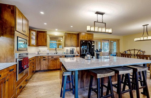 West Alton Ski Chalet | Charming 3 story retreat in the shadows of Lake Winnipesaukee