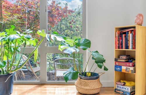 Old Ballard House | Charming 3B Ballard townhome w/Workspace & AC, Walkable to everything!