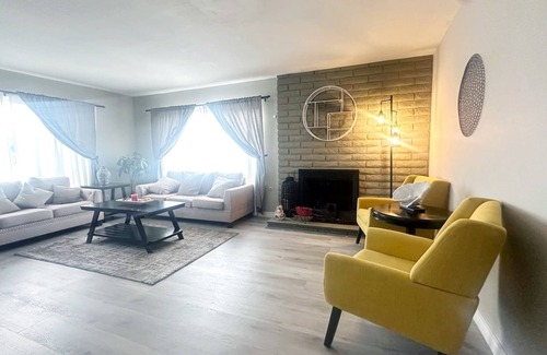 Upland House | Charming 3bedrms Upland house WiFi & AC Laundry PetFriendly near Ontario Airport