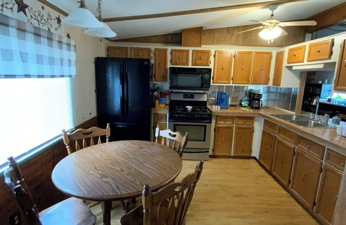 Larsen House | Charming 3bedroom home with AC, WiFi in PRIVATE subdivision of manufactured home
