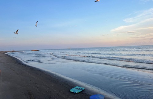 Grand Isle House | Charming 3BR Beach House in Grand Isle, LA, perfect for family getaways!