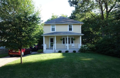 Wellesley House | Charming 3BR Colonial Home in Wellesley