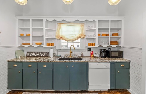 Natchitoches House | Charming 3BR Downtown Natchitoches Home, 1.5 Bath, Walking Distance to Front St