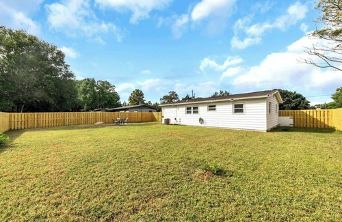 Mary Esther House | Charming 3BR Florida Bungalow Near Beach in FWB