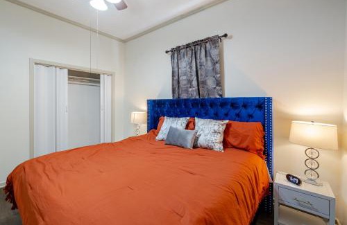 Lafayette Apartment | Charming 3BR Historic Home on Mardi Gras Route