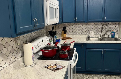 Myrtle Beach House | Charming 3BR Home Sleeps up to 10 Centrally Located in Myrtle Beach