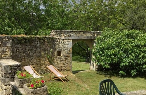 Borreze Cottage | Charming 3BR House in Borrèze with Terrace, WiFi, BBQ, Pet-Friendly
