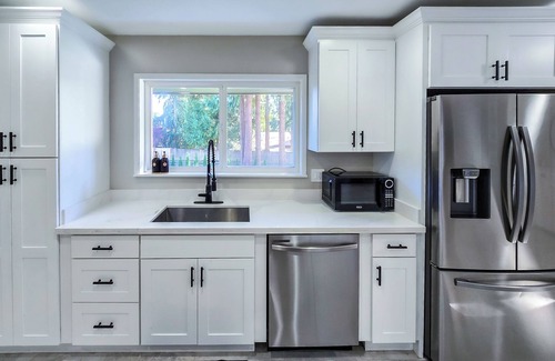 Kenmore House | Charming 3BR Retreat, Lush Yard
