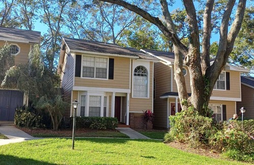 Fox Chase House | Charming 3BR Townhouse in Palm Harbor