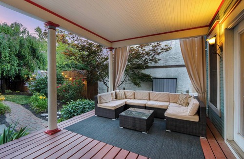 Weinland Park House | Charming 3BR w/Hot Tub + Garden | Near OSU + More