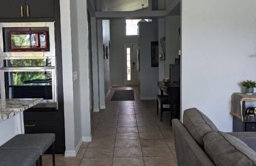 Dundee House | Charming 4/3 in the Heart of Central Florida Upgraded appliances and furnishings