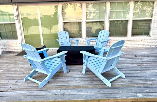 Orient Park House | Charming 4/3 Lakehouse W/Pool