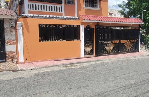 Santo Domingo Este House | Charming 4-bedroom house with AC and WiFi in Santo Domingo Este