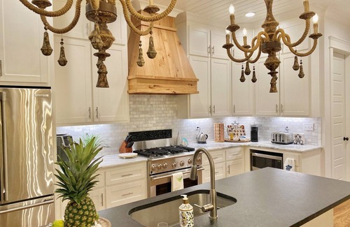 Oxford House | Charming 4 bdrm home perfect for Ole Miss getaway