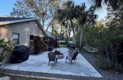 Port Richey House | Charming 4 bdrm house in gated, exclusive neighborhood w/large heated pool.