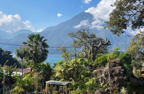 Santiago Atitlan House | Charming 4-bedroom house with lake&volcano view and lake access Santiago Atitlán