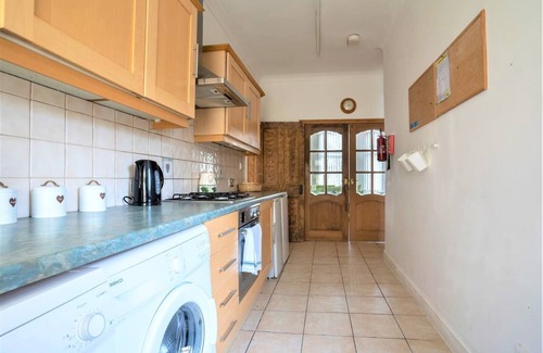 Liverpool House | Charming 4-Bed, Pet Friendly House in Liverpool
