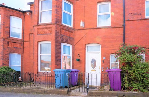 Liverpool House | Charming 4-Bed, Pet Friendly House in Liverpool