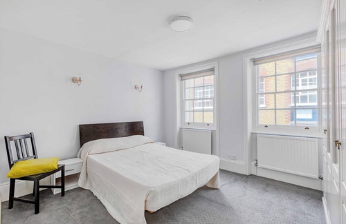Barbican House | Charming 4 bed Smithfield House with roof terrace