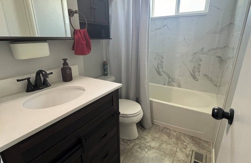 Southeast Colorado Springs House | Charming 4-bedroom house with AC, WiFi in amazing Colorado Springs