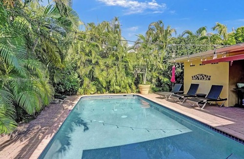 Imperial Point House | Charming 4-bedroom with Pool WiFi AC in delightful Fort Lauderdale 5min Beach