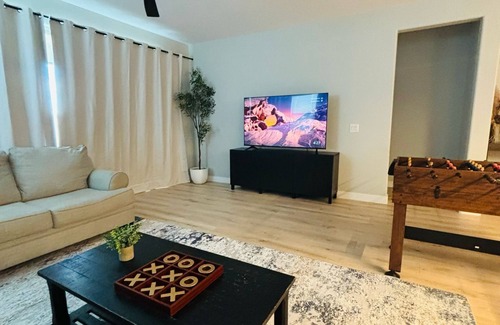 Maricopa County House | Charming 4-bedroom house in a quiet neighborhood,close to Verrado