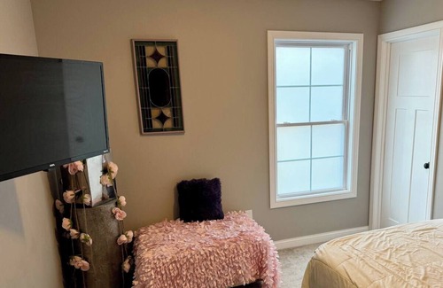 Jeffersonville House | Charming 4 bedroom home minutes from Downtown!