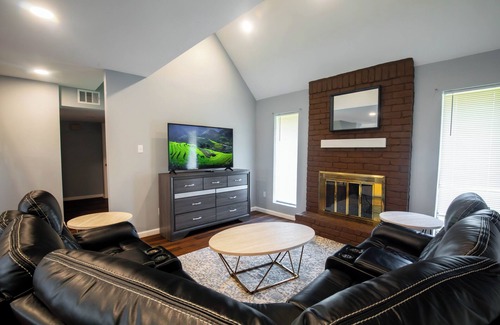Missouri City House | Charming 4-bedroom house with WiFi and AC in peaceful Missouri City