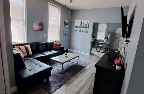 Avondale Apartment | Charming 4-bedroom apartment in delightful Chicago with central heat/AC, WiFi.