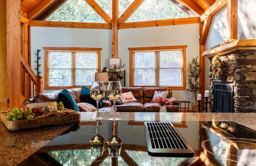 Old Fort Cabin | Charming 4-bedroom cabin with Hot Tub and Firepit in Old Fort