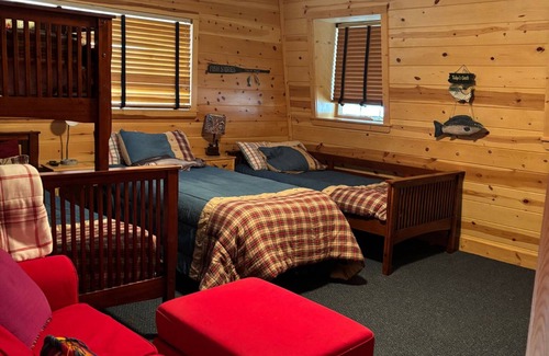 Tahoma Cabin | Charming 4-bedroom cabin in Tahoma