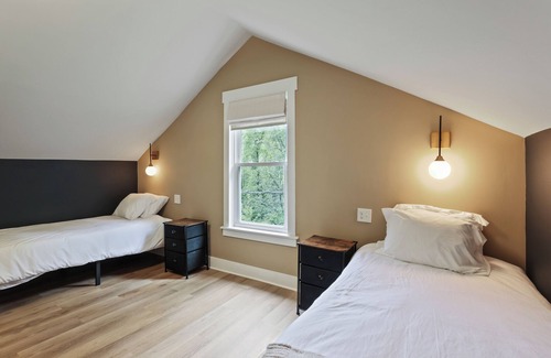 Nellysford Other | Charming 4-bedroom farmhouse in brilliant Roseland/The Hen House