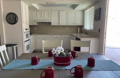 Casa Rica House | Charming 4-bedroom house in marvelous Scottsdale with AC, WiFi, swimming pool.