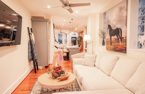 Trinidad House | Charming 4-bedroom House in Capitol Hill with Private and Secured Parking
