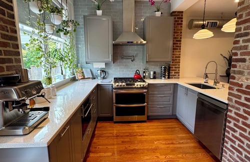 Stanton Park House | Charming 4-bedroom house with WiFi and AC in enchanting Washington