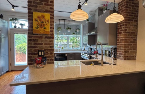 Stanton Park House | Charming 4-bedroom house with WiFi and AC in enchanting Washington