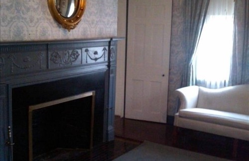 Farmington House | Charming 4 Bedroom Historic House in Farmington, ~CT~