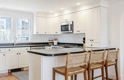 Nantucket Town House | Charming 4-bedroom house with AC, WiFi steps from downtown in Nantucket