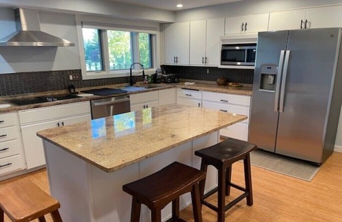 Sheboygan House | Charming 4-bedroom house with WiFi and AC in lovely Sheboygan